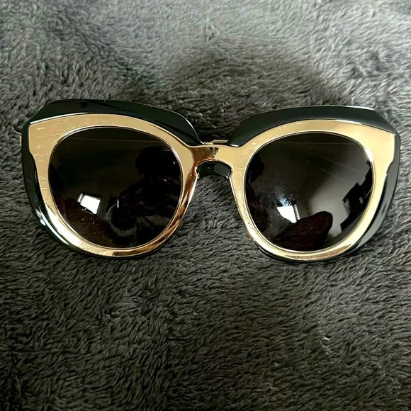 Dolce & Gabbana two tone black and gold acetate sunglasses. Style: DG5104 501/8G - Picture 1 of 12